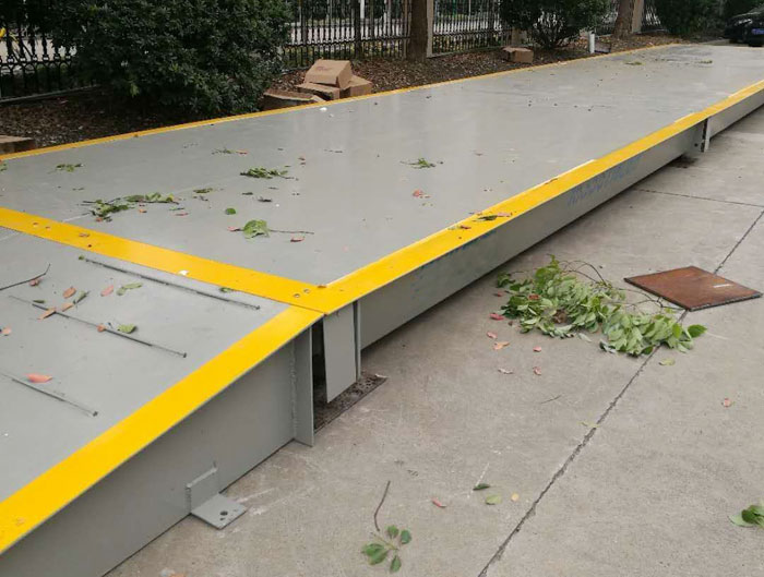 地磅秤接線(xiàn)盒常見(jiàn)故障：受潮或進(jìn)水引起儀表顯示數(shù)據(jù)不正常